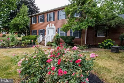 3165 Pin Oak Dr, Harrisonburg, VA 22801