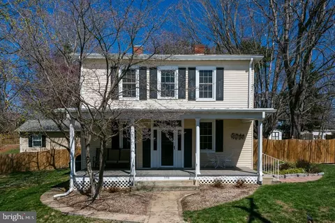 358 Louisa St, Broadway, VA 22815