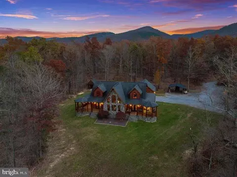 4851 Arrowpoint Dr, Elkton, VA 22827