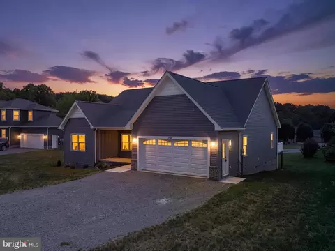 1960 E Saw Mill Ct, Mcgaheysville, VA 22840
