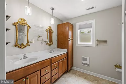 Bath - 315 Rustic Ave, Broadway, VA 22815 photo 1 of 8