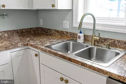 Kitchen - 315 Rustic Ave, Broadway, VA 22815 photo 3 of 6