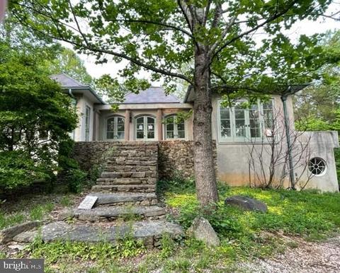 28 Hilltop Ln, Washington, VA 22747