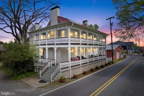 47 Main St, Sperryville, VA 22740