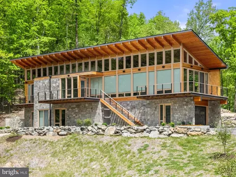559 Bessie Bell Mountain Rd, Castleton, VA 22716 photo 6