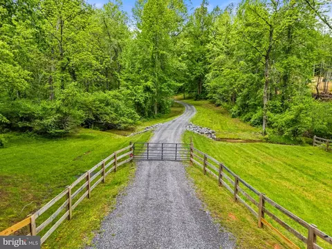 559 Bessie Bell Mountain Rd, Castleton, VA 22716 photo 65