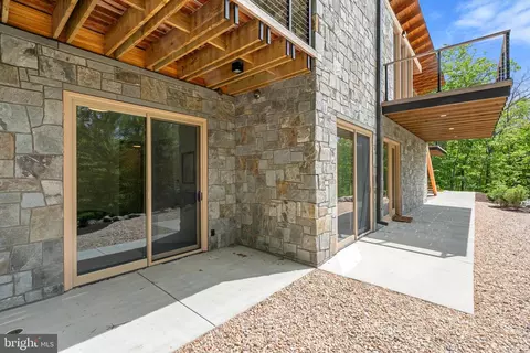 559 Bessie Bell Mountain Rd, Castleton, VA 22716 photo 9