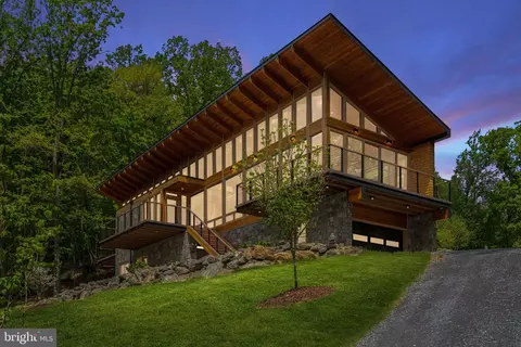 559 Bessie Bell Mountain Rd, Castleton, VA 22716 photo 3