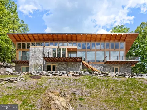 559 Bessie Bell Mountain Rd, Castleton, VA 22716 photo 4