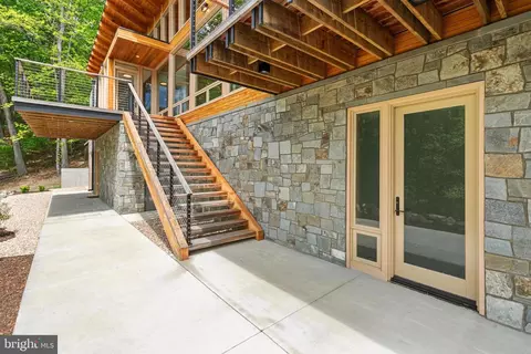 559 Bessie Bell Mountain Rd, Castleton, VA 22716 photo 12