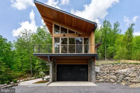 559 Bessie Bell Mountain Rd, Castleton, VA 22716 photo 8