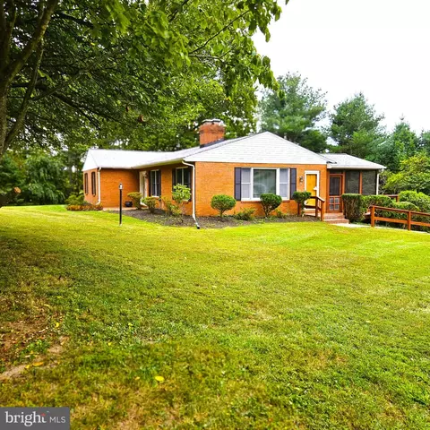 7 Skyline Ln, Washington, VA 22747 photo 2