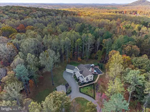 700 Battle Mountain Rd, Amissville, VA 20106
