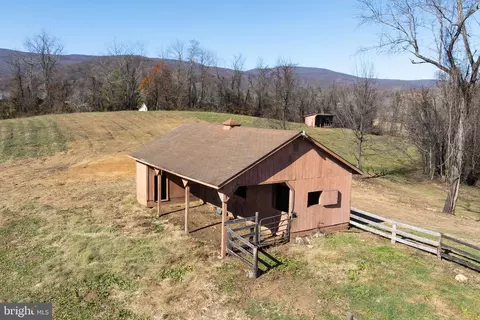 38 Bear Wallow Rd, Huntly, VA 22640 photo 3