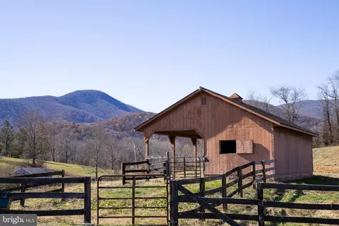 38 Bear Wallow Rd, Huntly, VA 22640