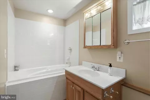464 Castleton Ford Rd, Castleton, VA 22716 photo 13