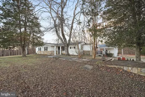 464 Castleton Ford Rd, Castleton, VA 22716 photo 3