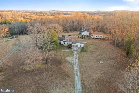 464 Castleton Ford Rd, Castleton, VA 22716 photo 2