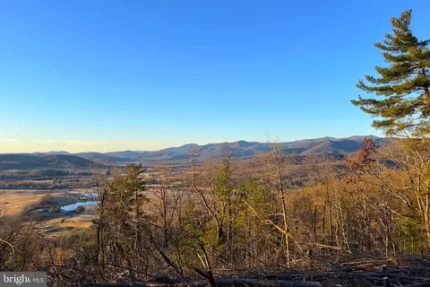 Rediviva Lane, Washington, VA 22747