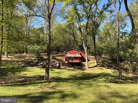 18 Bolton Branch Ln, Huntly, VA 22640