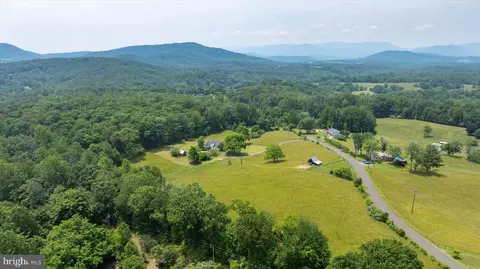 View/Area - 274 Aaron Mountain Rd # A, Castleton, VA 22716 photo 5 of 6