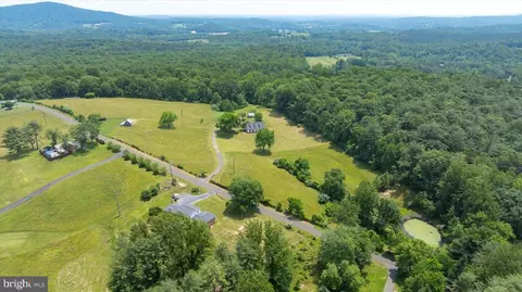 View/Area - 274 Aaron Mountain Rd # A, Castleton, VA 22716 photo 4 of 6