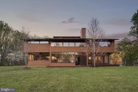 219 Tiger Valley Rd, Washington, VA 22747