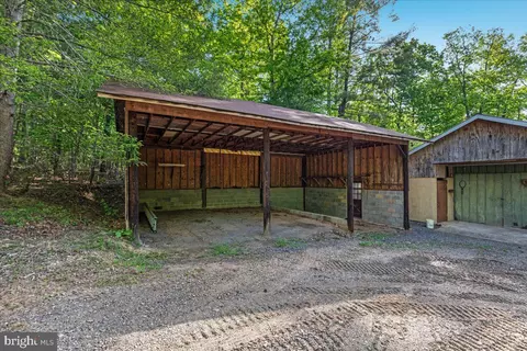 Exterior - 146 Lizzie Mills Rd, Castleton, VA 22716 photo 25 of 29