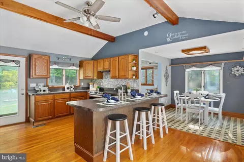 Kitchen - 146 Lizzie Mills Rd, Castleton, VA 22716 photo 2 of 5