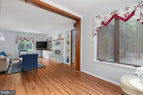 Living - 146 Lizzie Mills Rd, Castleton, VA 22716 photo 2 of 7
