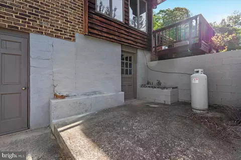 Exterior - 146 Lizzie Mills Rd, Castleton, VA 22716 photo 6 of 29