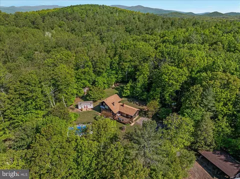 View/Area - 146 Lizzie Mills Rd, Castleton, VA 22716 photo 6 of 8