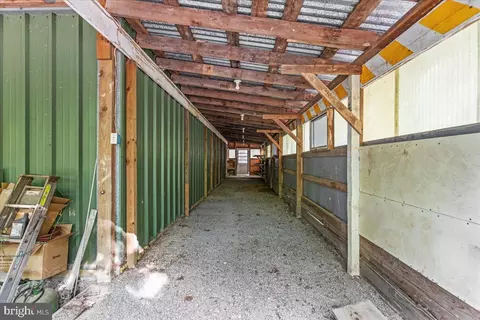 Entry Way - 146 Lizzie Mills Rd, Castleton, VA 22716 photo 5 of 5