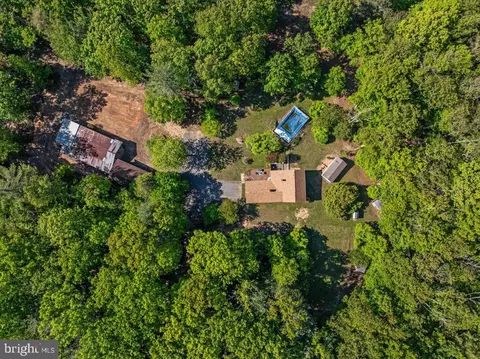 View/Area - 146 Lizzie Mills Rd, Castleton, VA 22716 photo 2 of 8