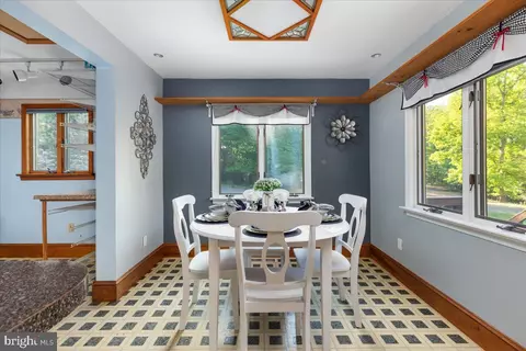 Dining - 146 Lizzie Mills Rd, Castleton, VA 22716 photo 2 of 2