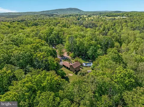 View/Area - 146 Lizzie Mills Rd, Castleton, VA 22716 photo 4 of 8