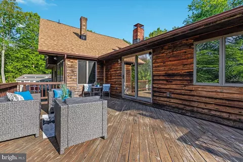 Exterior - 146 Lizzie Mills Rd, Castleton, VA 22716 photo 5 of 29