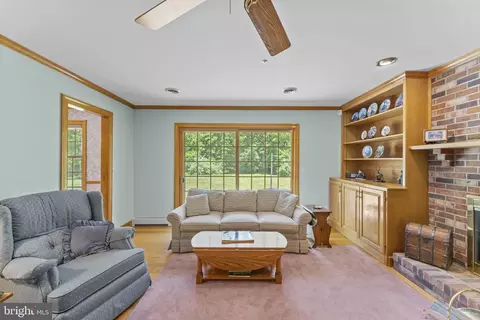 Living - 176 Rock Mills Rd, Castleton, VA 22716 photo 3 of 4