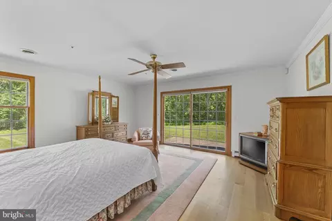 Bedroom - 176 Rock Mills Rd, Castleton, VA 22716 photo 2 of 9