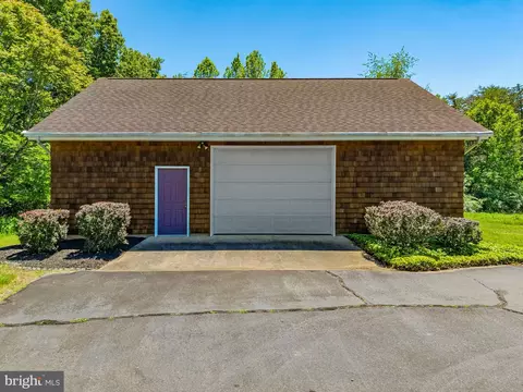 Exterior - 176 Rock Mills Rd, Castleton, VA 22716 photo 5 of 5