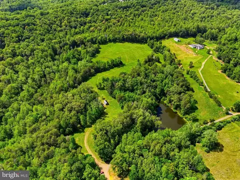 Castle Rock Lane, Castleton, VA 22716 photo 4