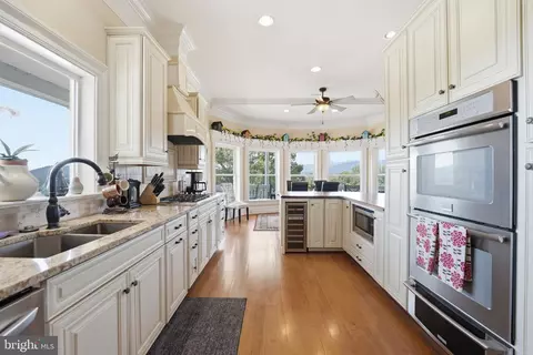 Kitchen - 65 Clark Ln, Washington, VA 22747 photo 4 of 8