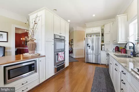 Kitchen - 65 Clark Ln, Washington, VA 22747 photo 2 of 8