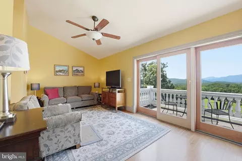 Living - 65 Clark Ln, Washington, VA 22747 photo 4 of 4