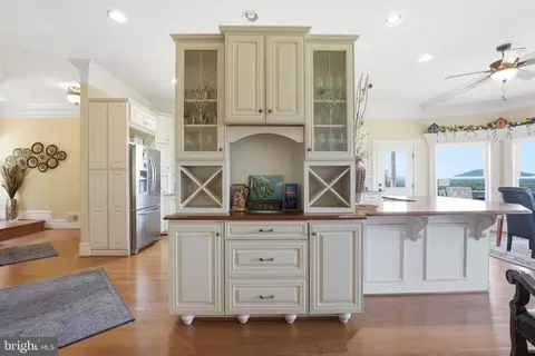 Kitchen - 65 Clark Ln, Washington, VA 22747 photo 5 of 8