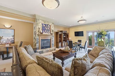 Living - 65 Clark Ln, Washington, VA 22747 photo 2 of 4