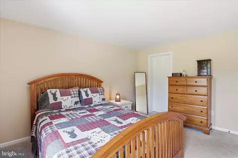 Bedroom - 59 Harry Settle Rd, Castleton, VA 22716 photo 9 of 9