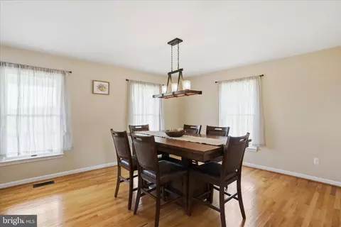 Dining - 59 Harry Settle Rd, Castleton, VA 22716 photo 3 of 3