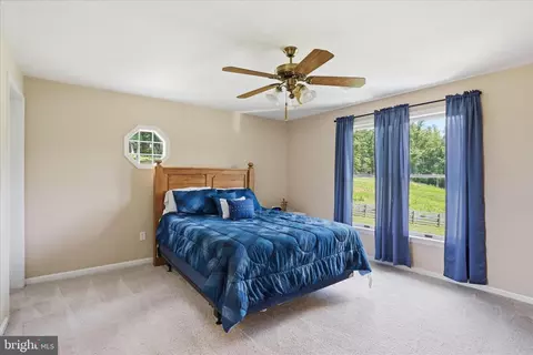 Bedroom - 59 Harry Settle Rd, Castleton, VA 22716 photo 5 of 9