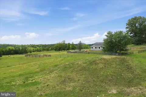Exterior - 59 Harry Settle Rd, Castleton, VA 22716 photo 15 of 16